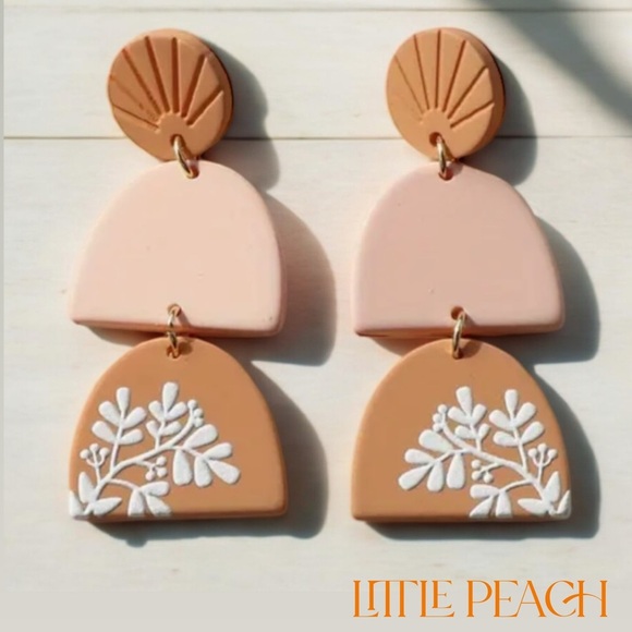 Boutique Spring Flower Floral Dangle Pierced Earrings NEW - Picture 1 of 1